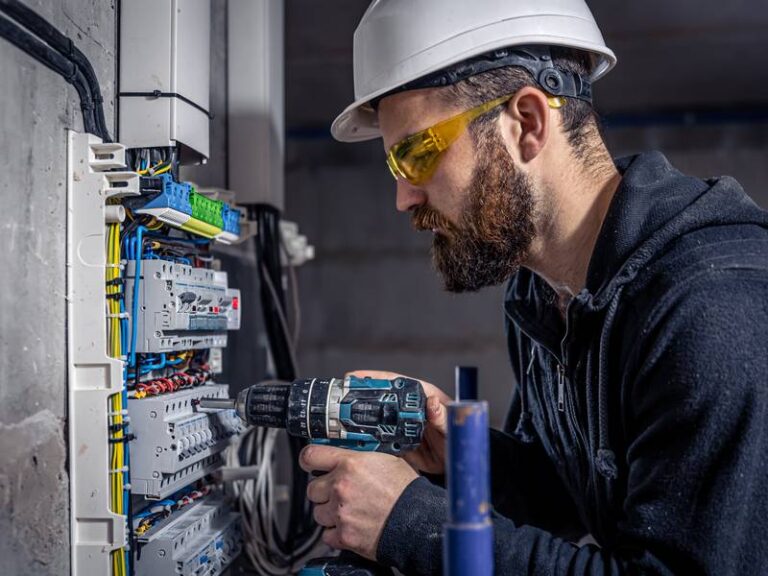 Your Electrician Near Me Provides the Best Service in Farmington Hills MI